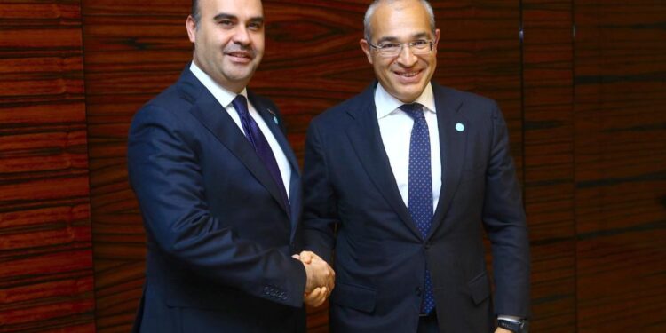 Bakan Kacır’dan Bakü’de diplomasi trafiği