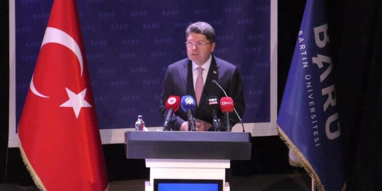 Bakan Tunç: İsrail bir asrı aşan problemdir