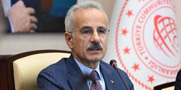 Bakan Uraloğlu: 23 yılda 298,4 milyar dolarlık yatırımı hayata geçirdik!