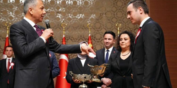Bakan Yerlikaya’dan göreve yeni atanan kaymakamlara mesaj