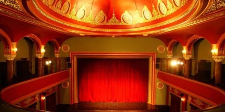 Bakanlıktan özel tiyatrolara 97 milyon 216 bin lira ödenek