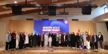 Başkan Altay “aile yılı” kapsamında ilçelerden gelen kadınlarla buluştu