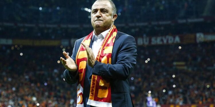 Beklenen ayrılık gerçekleşti! Göreve Fatih Terim’i getiriyorlar