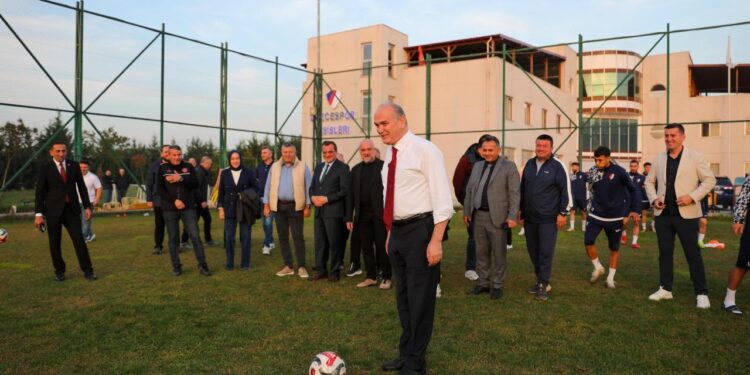Belediye başkanından 3. Lig ekibine prim sözü