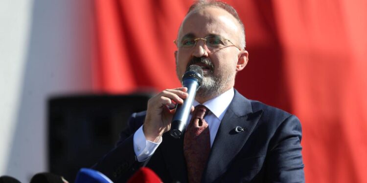 Bülent Turan’dan DEM Parti grubunda atılan “Öcalan” sloganına tepki