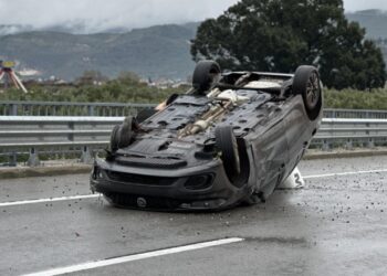 Bursa’da takla atan araçtan mucize kurtuluş