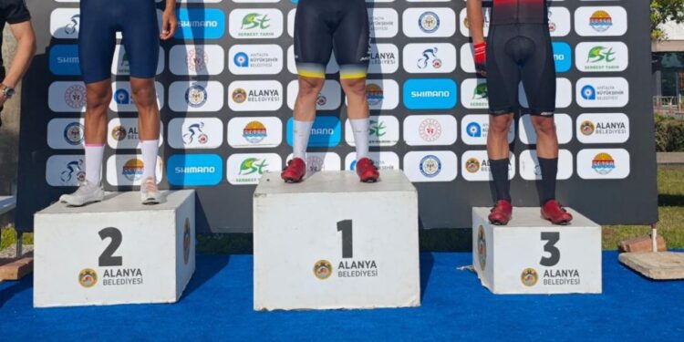 Büyükşehirli pedallar sezonu 7 madalya ile noktaladı