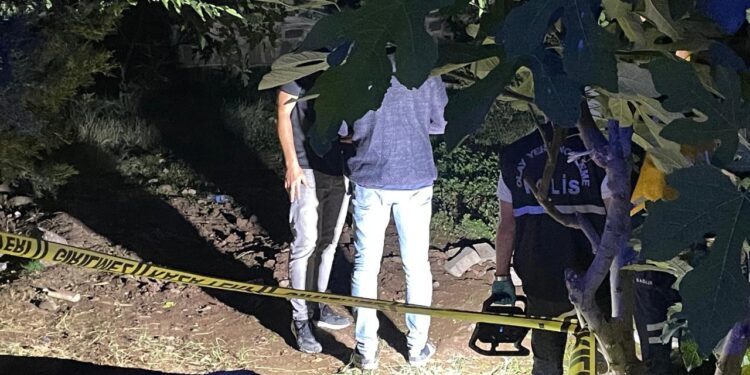 Cami bahçesinde korkunç olay! Bebek cesedi bulundu