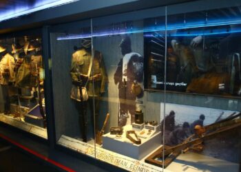 Çanakkale Savaşları Mobil Müzesi, Bakü’de ziyarete açıldı