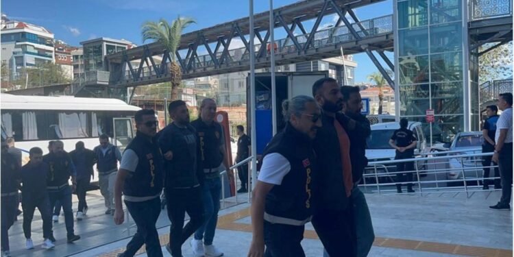 Cesedi sarp kayalıklarda bulunmuştu: İki kişi tutuklandı