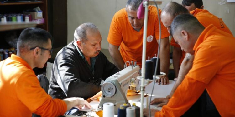 Ceza infaz kurumlarında fabrika gibi üretim yapılıyor