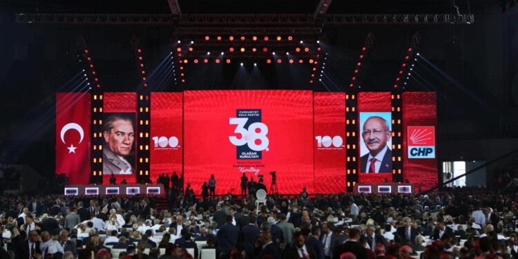 CHP kurultayının konaklaması bile rüşvet parasıyla ödenmiş!