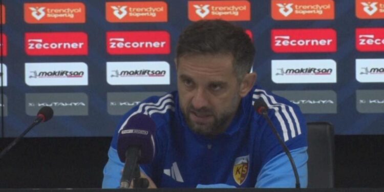 Çifte kupalı şampiyon hoca Süper Lig’deki ilk maçında hezimet yaşadı!