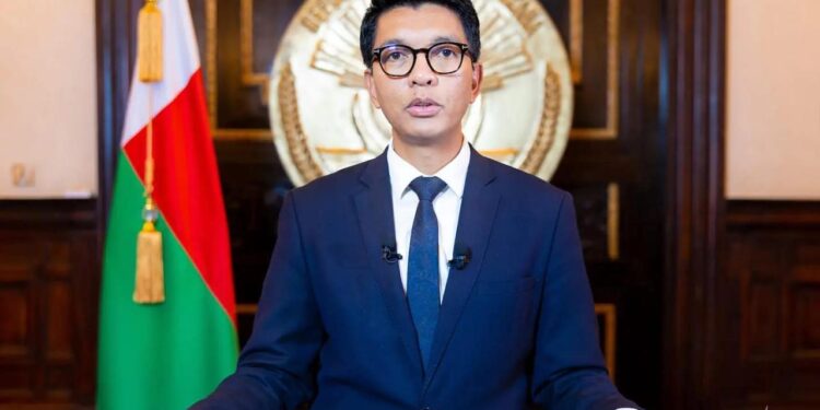 Devrik Cumhurbaşkanı Rajoelina vatandaşlıktan çıkarıldı