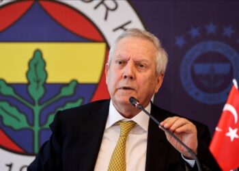 Divan Kurulu’nda Aziz Yıldırım’dan Ali Koç’a olay sözler: İçindekileri dışarıya vurma!