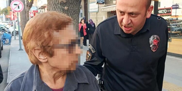 Dolandırılmaktan bankanın güvenlik görevlisi kurtardı