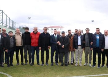 Dört oyuncu bir odada kalıyordu: Şampiyonlar 27 yıl sonra buluştu