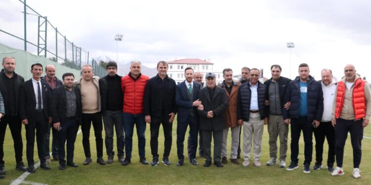 Dört oyuncu bir odada kalıyordu: Şampiyonlar 27 yıl sonra buluştu