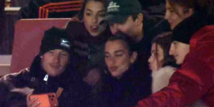 Dua Lipa’nın Maç Keyfi Sosyal Medyada Olay Oldu