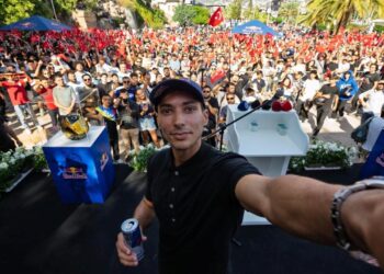 Dünya şampiyonu Toprak Razgatlıoğlu, Alanya’da coşkuyla karşılandı