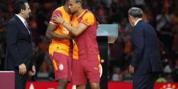 Dursun Özbek kesenin ağzını açtı: Futbolculara büyük moral