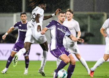 Dzeko kamera önünde teknik direktöründen şikayetçi oldu