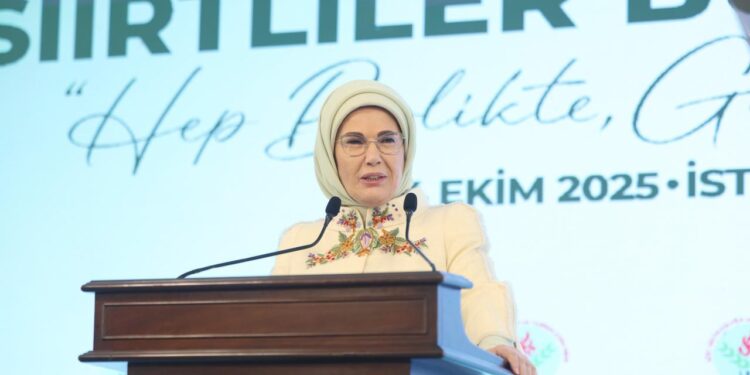 Emine Erdoğan: Siirt’te gösterdiğiniz kardeşliği hiç unutmadık, unutmuyoruz