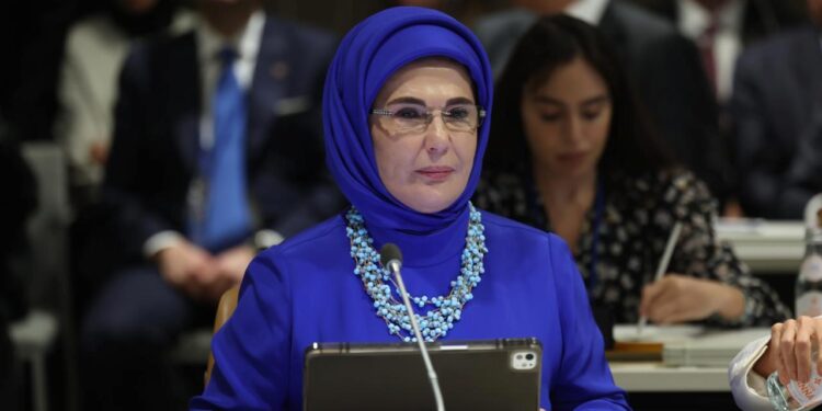 Emine Erdoğan: Türkiye’nin kararlılığını dünyaya taşıyacak