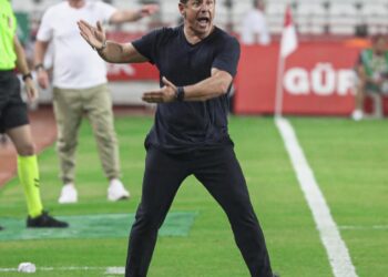 Emre Belözoğlu’nun ‘sistemine uymayan’ yıldız 2 dakikada 2 gol attı