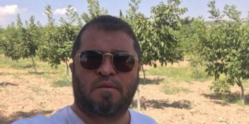 Eşinin sevgilisi tarafından satırla öldürüldü