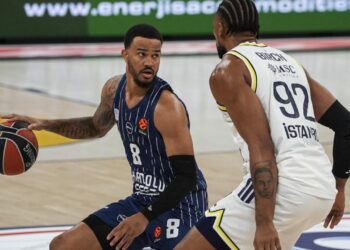 EuroLeague’deki Türk derbisi Fenerbahçe’nin!