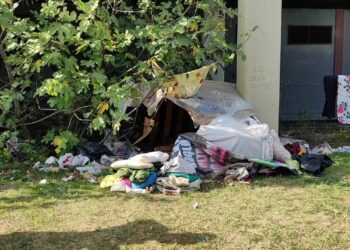 Eyüpsultan’da tramvay durağının yanında kalan bir kişi ölü bulundu