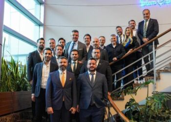 Fenerbahçe Başkanı Sadettin Saran, FBİAD’ı kabul etti