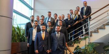 Fenerbahçe Başkanı Sadettin Saran, FBİAD’ı kabul etti