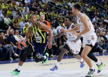 Fenerbahçe Beko evinde yıkıldı: BAE temsilcisi galip
