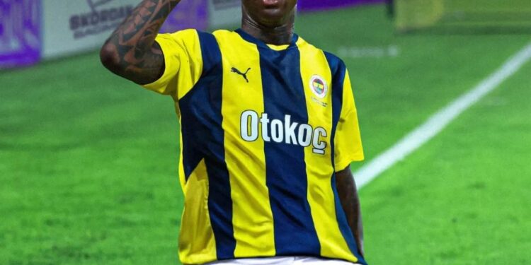 Fenerbahçe büyük umutlarla gelen yıldızıyla yollarını ayırabilir! 2 talibi var