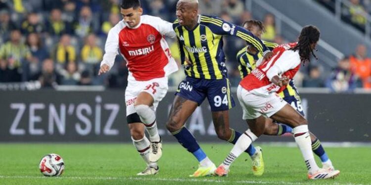 Fenerbahçe evinde hata yapmadı: Haftayı 3 puanla kapattılar