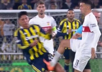 Fenerbahçe taraftarını çileden çıkaran faul! Yıldız oyuncu kan revan içinde kaldı