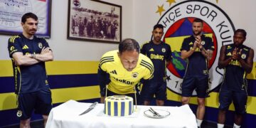 Fenerbahçe’de ayrılık kapıda: Tedesco yıldız ismin biletini kesti