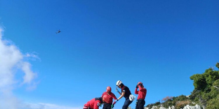 Fethiye’de paraşüt kayalıklara düştü: 1 ölü, 1 yaralı