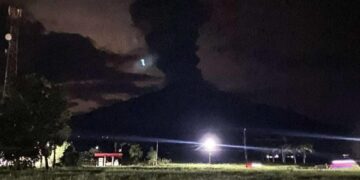 Filipinler’de yanardağ patladı! İkinci seviye alarm verildi