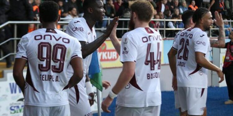 Fırtına zirveye esiyor! Trabzonspor fişi ilk yarıda çekti