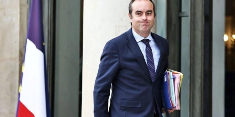 Fransa’da yeniden Başbakan atanan Lecornu hükümetini kurdu