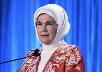 Galata Kulesi’ne yansıtıldı: Emine Erdoğan’dan dikkat çeken mesaj
