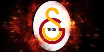 Galatasaray’ın eski yıldızı takım arkadaşıyla yumruk yumruğa kavga etti