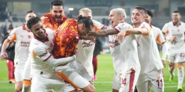 Galatasaray’ın yıldızından ayrılık iddialarına yanıt: Alman basınına konuştu