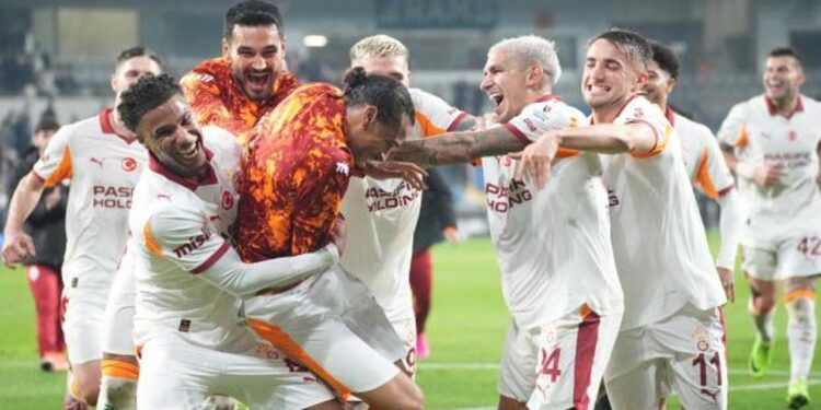 Galatasaray’ın yıldızından ayrılık iddialarına yanıt: Alman basınına konuştu