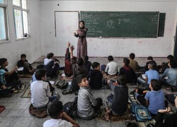 Gazze’de 2 yıl aradan sonra ders zili çaldı