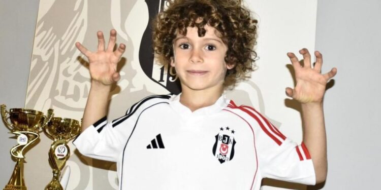 Geleceğe yatırım! 2018 doğumlu yetenek resmen Beşiktaş’ta