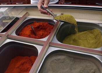 Gıda sahtekarları bitmiyor! Baharatta yasaklı boya çıktı